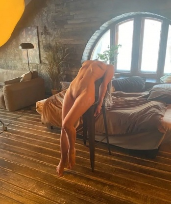 Страстная и чувственная куколка готова исполнить все твои желания и фантазии. Проведи время со мной, и я окружу тебя нежностью и заботой. Жду звонка! 6082, 32 года